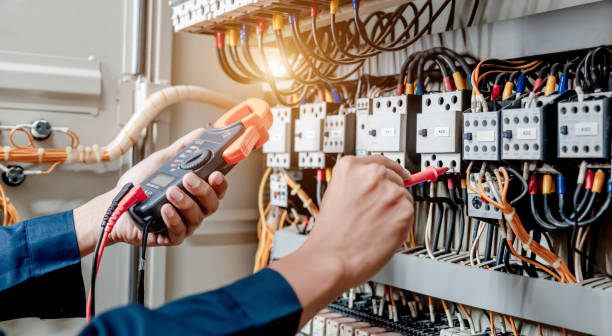 Best Circuit Breaker Repair  in De Pere, WI